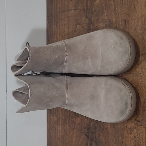 Koolaburra by UGG Skyller Ankle Low Beige Tie Back Bootie Women's sz 7 - Picture 6 of 11